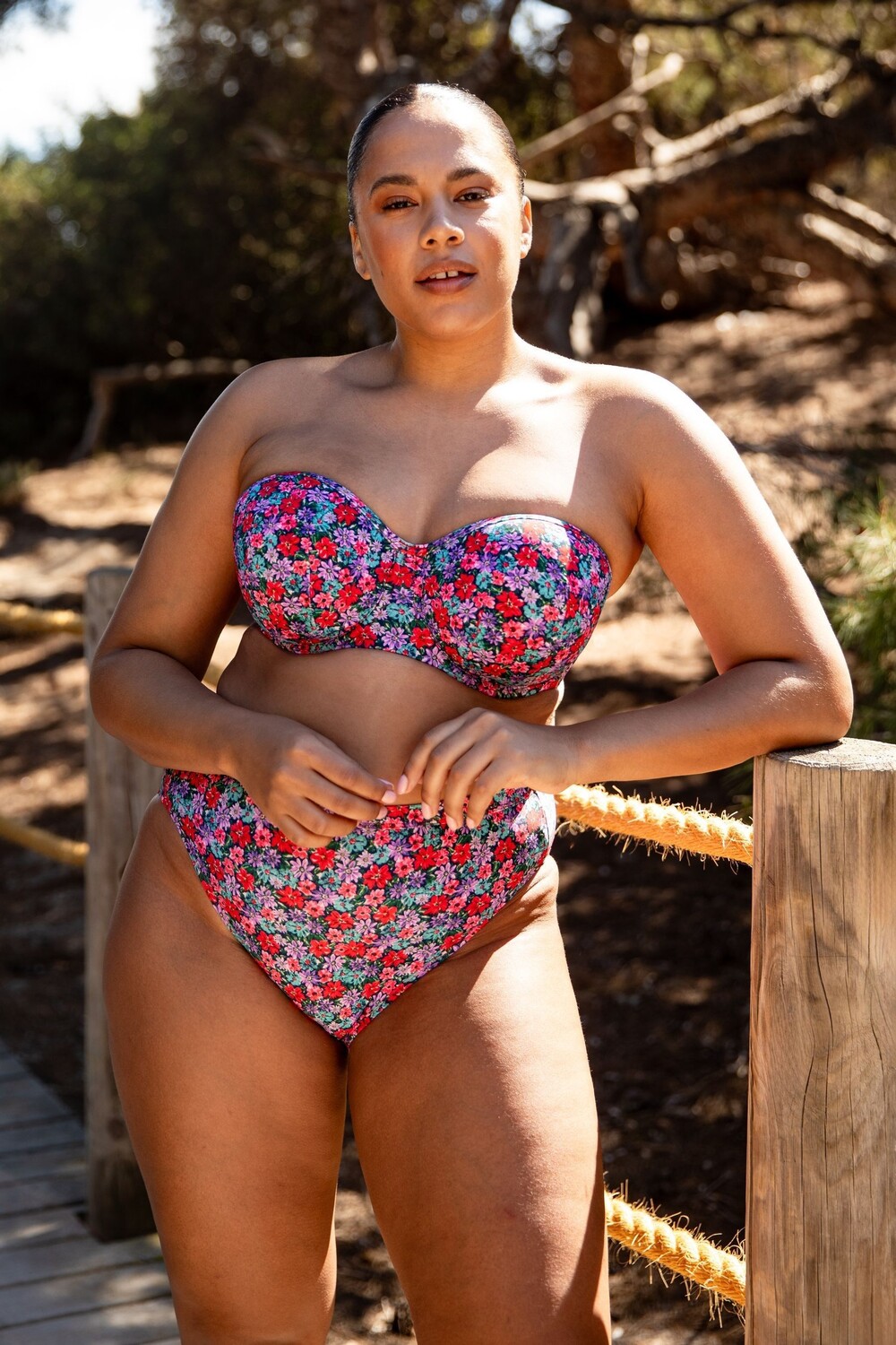 Лиф бикини в стиле китч kate с вырезом-бандо Curvy Kate, синий
Лиф бикини в стиле китч kate с вырезом-бандо Curvy Kate, синий