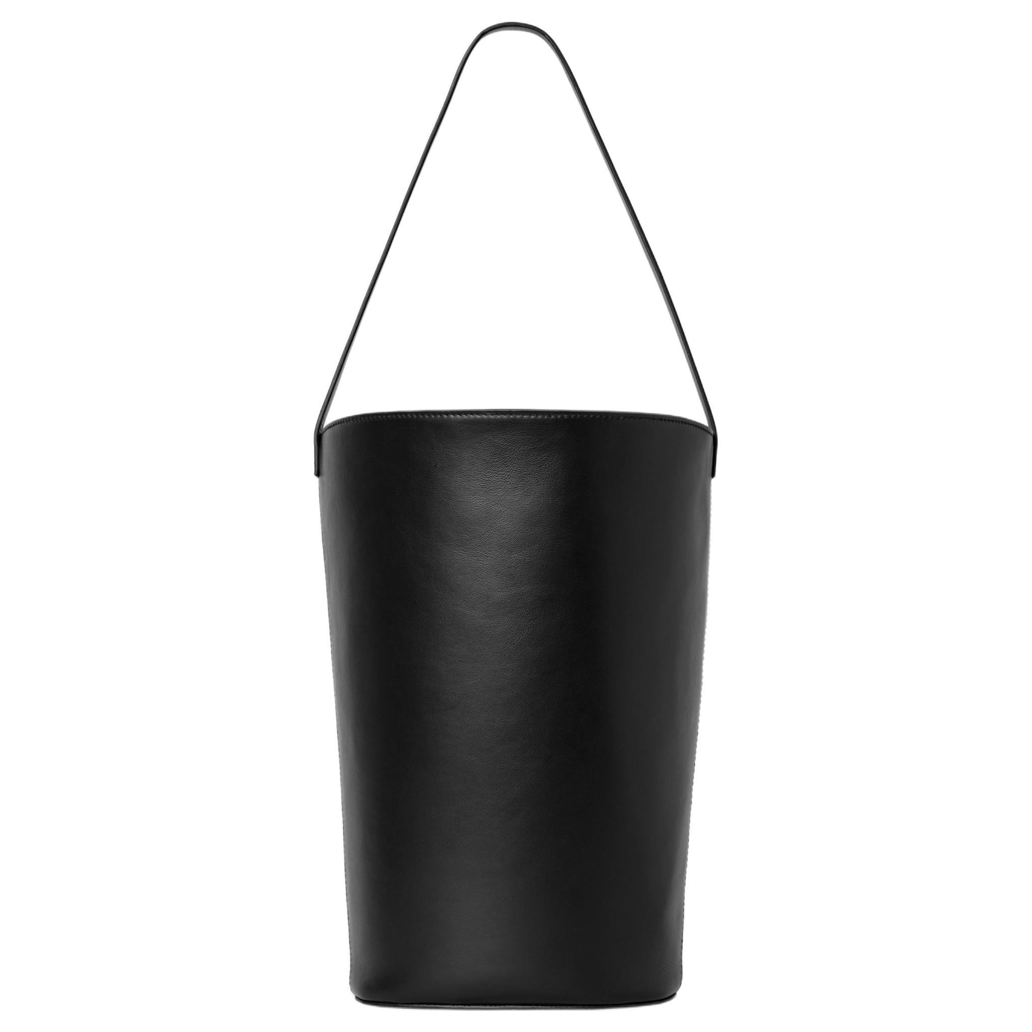 COS Кожаная сумка ведро черная женская через плечо, Black 
COS Кожаная сумка ведро черная женская через плечо, Black