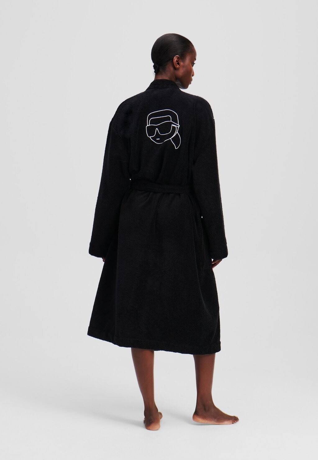 Халат BATHROBE IKON KARL LAGERFELD, черный
Халат BATHROBE IKON KARL LAGERFELD, черный