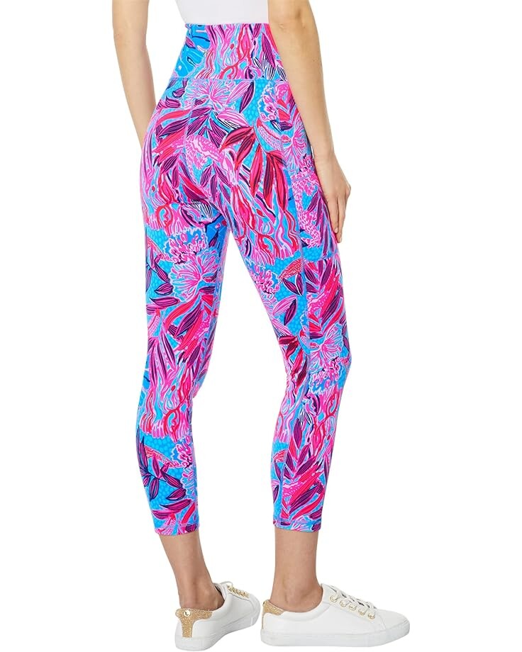Брюки Lilly Pulitzer UPF 50+ High-Rise Leggings, цвет Ruby Red Wild Times
Брюки Lilly Pulitzer UPF 50+ High-Rise Leggings, цвет Ruby Red Wild Times