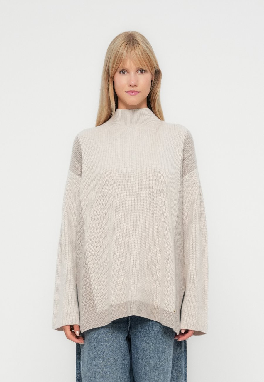 Джемпер Replay LOOSE FRAME MOCK, Winter White/Moon/Black
Джемпер Replay LOOSE FRAME MOCK, Winter White/Moon/Black