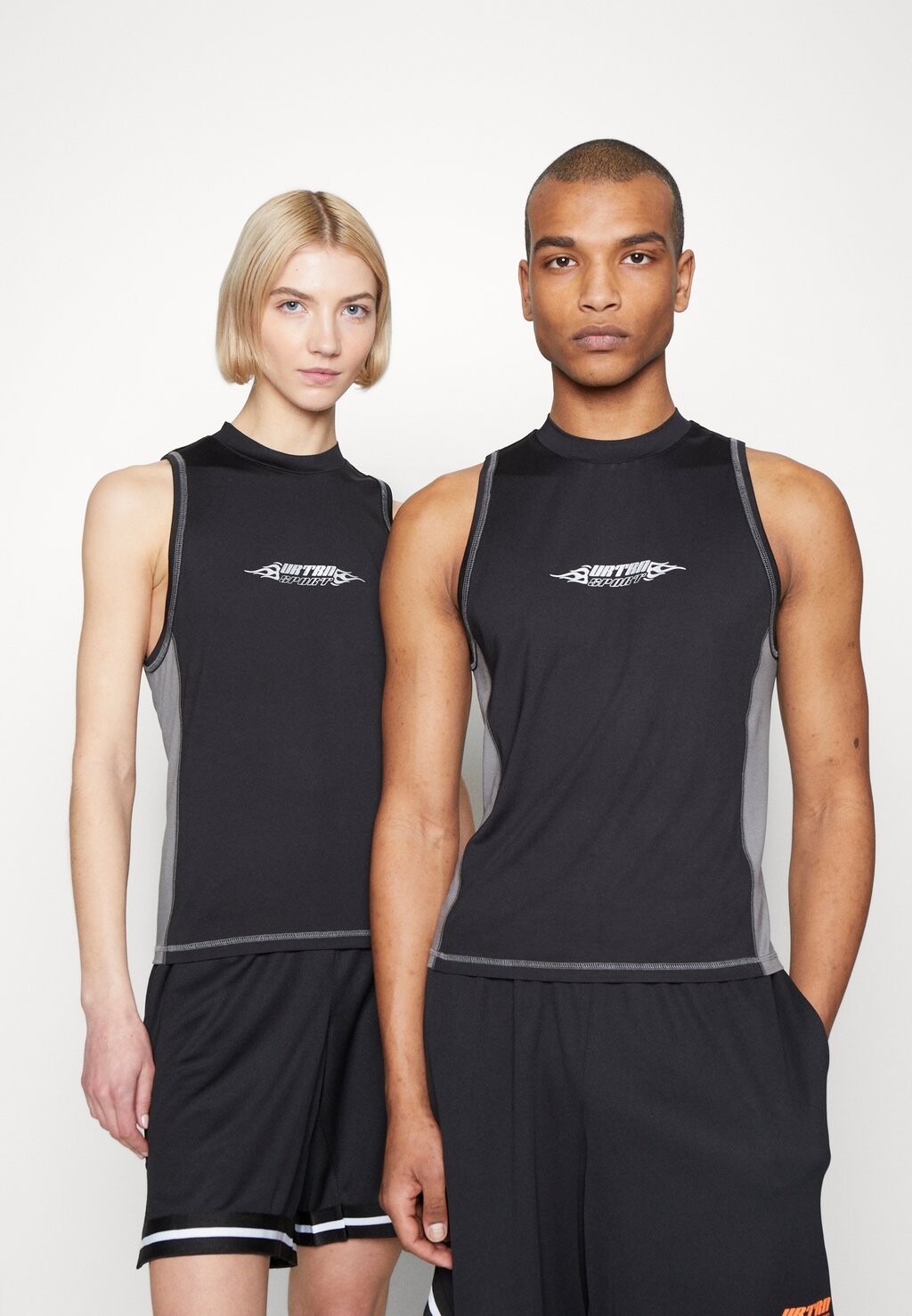 Топ YOURTURN, черный
Топ YOURTURN, черный