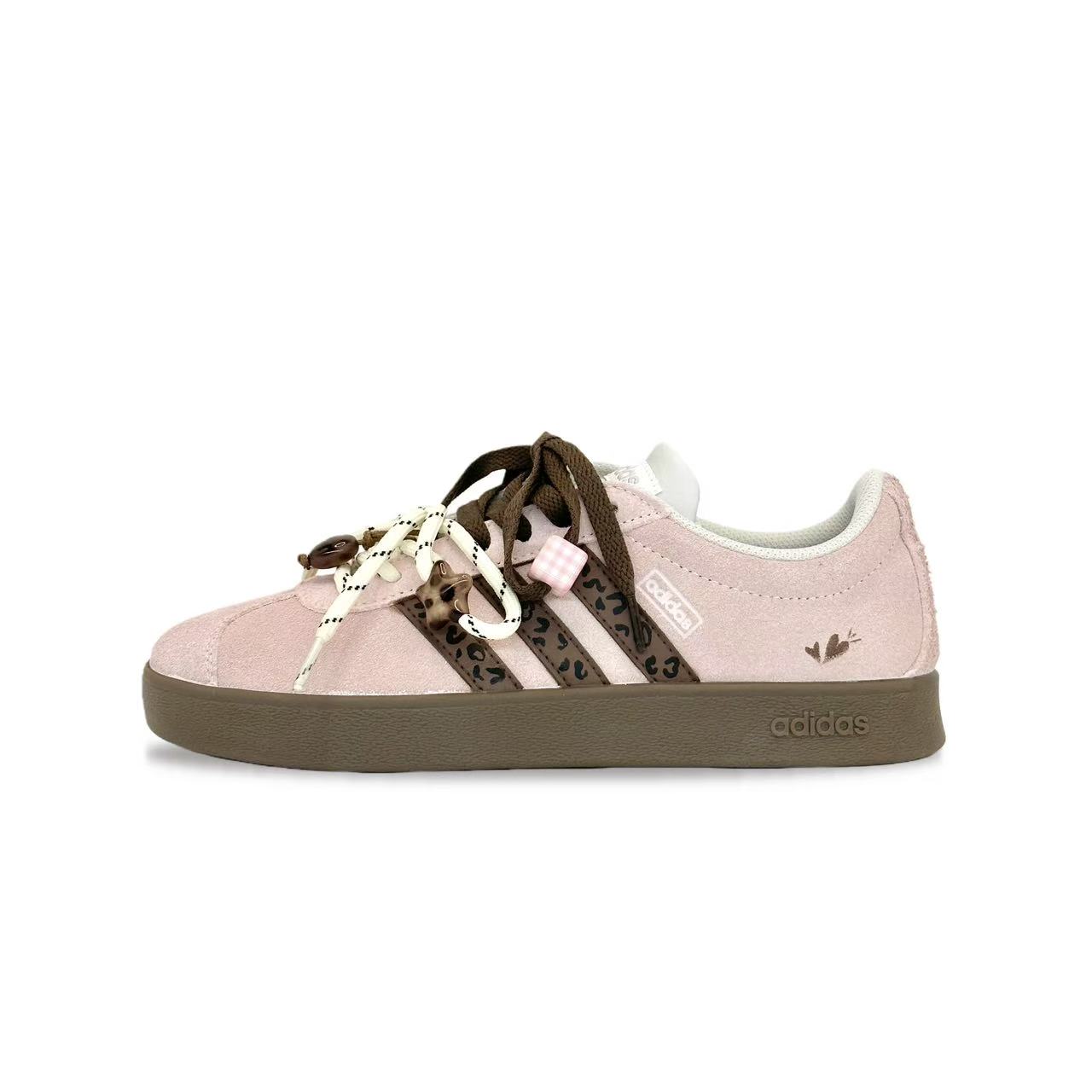 VL COURT 2.0 устойчивые к истиранию низкие кроссовки German Army унисекс Adidas, розовый
VL COURT 2.0 устойчивые к истиранию низкие кроссовки German Army унисекс Adidas, розовый