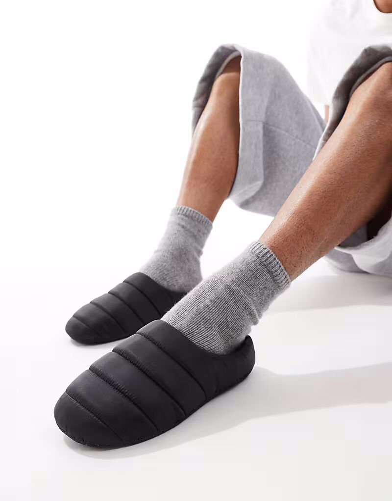 Тапочки ASOS DESIGN из черного нейлона
Тапочки ASOS DESIGN из черного нейлона