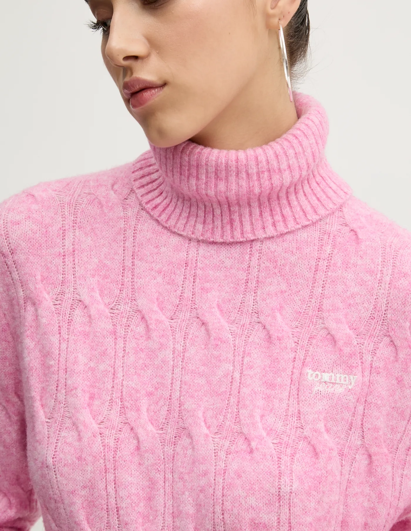 Свитер из смесовой шерсти Tommy Jeans, розовый
Свитер из смесовой шерсти Tommy Jeans, розовый