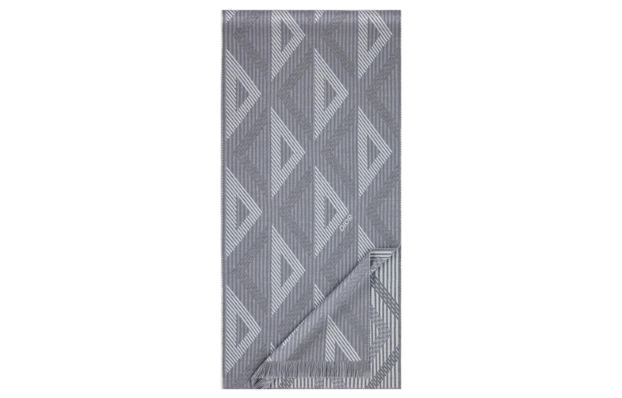 Вязаный шарф мужской DIOR, серый
Вязаный шарф мужской DIOR, серый