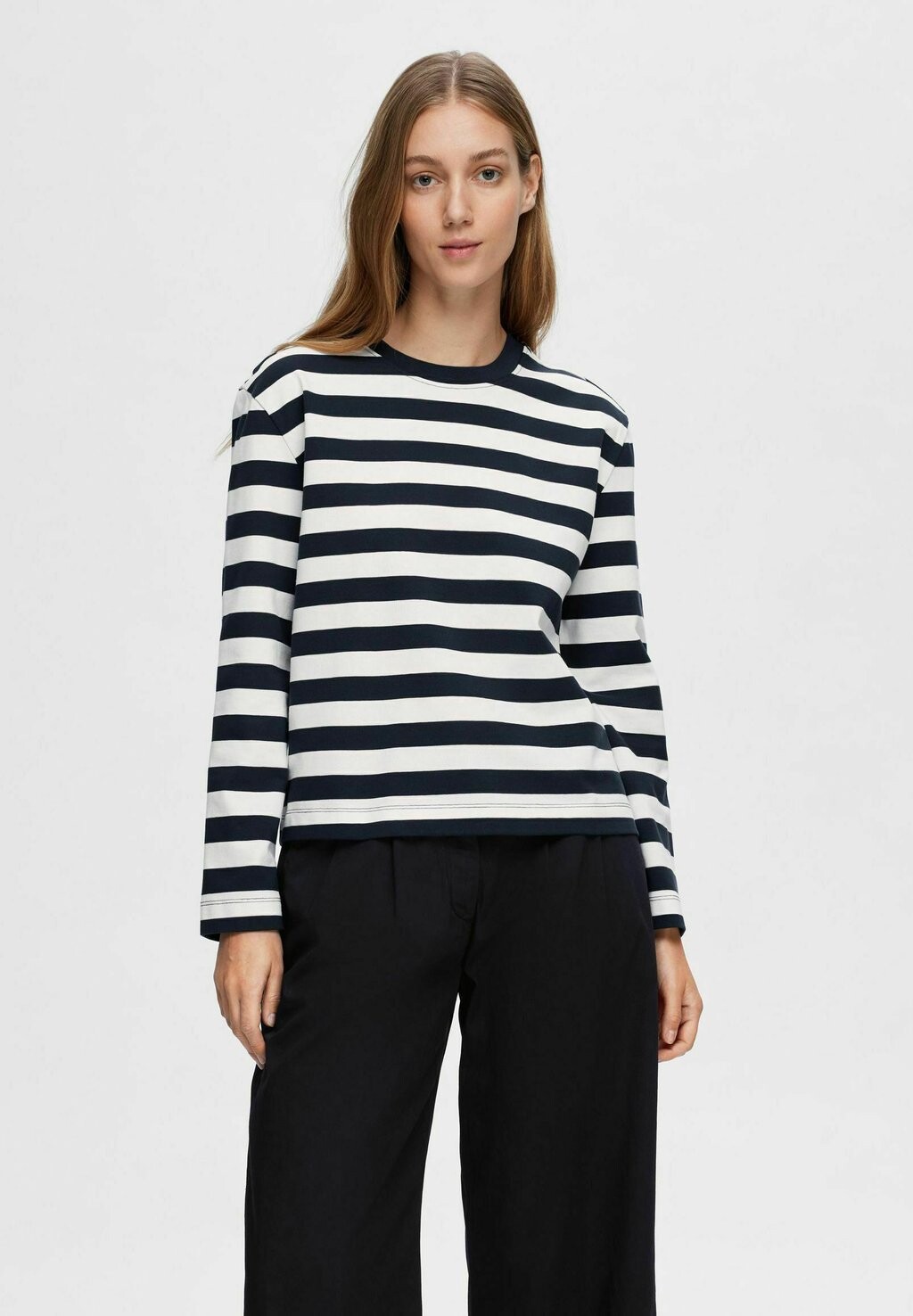 Рубашка с длинным рукавом GESTREIFTES Selected Femme, цвет dark sapphire
Рубашка с длинным рукавом GESTREIFTES Selected Femme, цвет dark sapphire