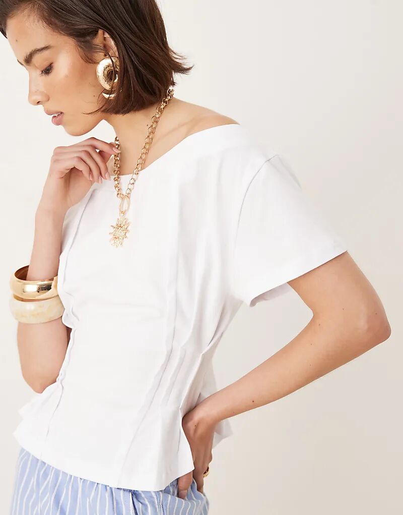 Белая футболка ASOS DESIGN с открытыми плечами и присборенной талией
Белая футболка ASOS DESIGN с открытыми плечами и присборенной талией