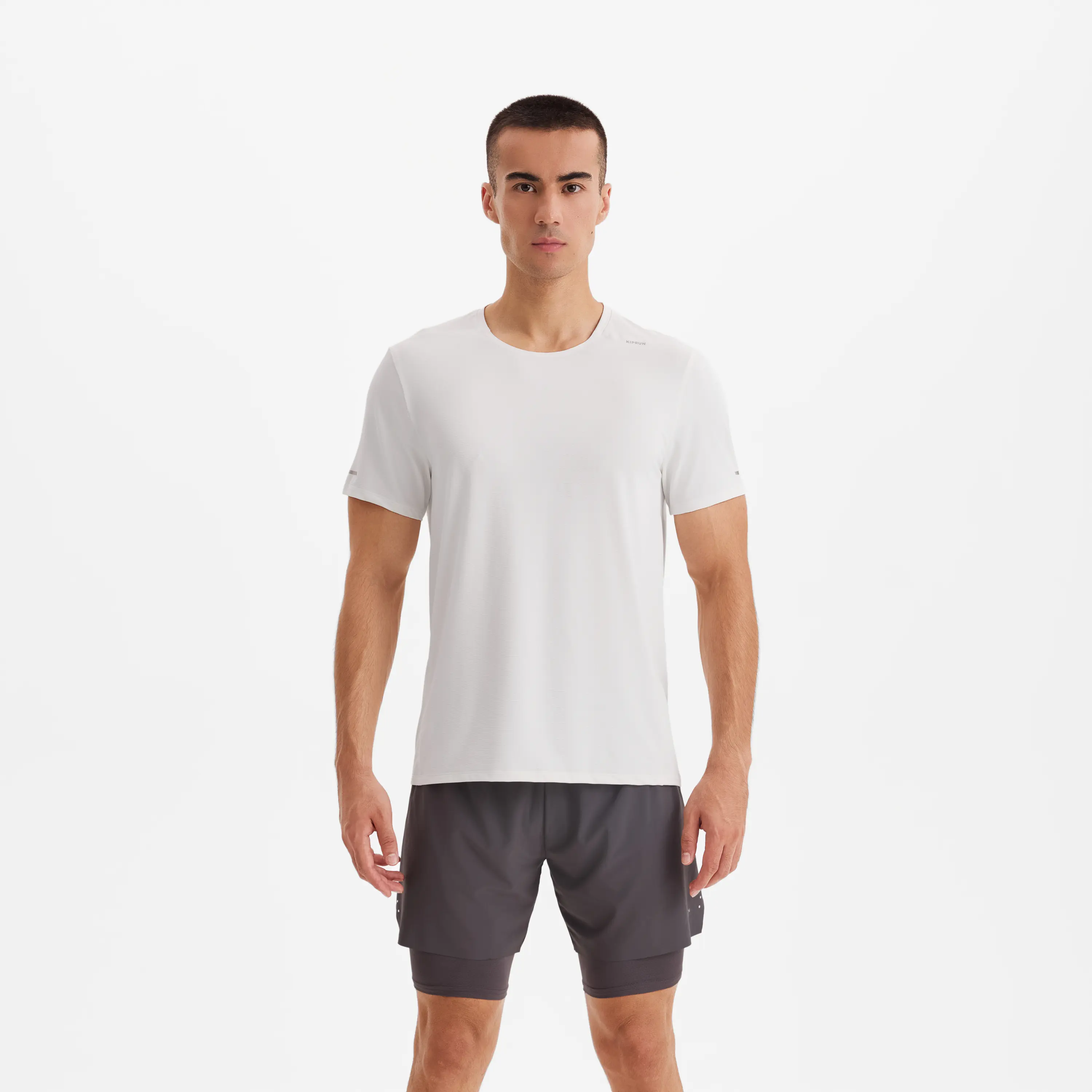 Мужская беговая футболка Kiprun 500 с защитой от ультрафиолета
Мужская беговая футболка Kiprun 500 с защитой от ультрафиолета