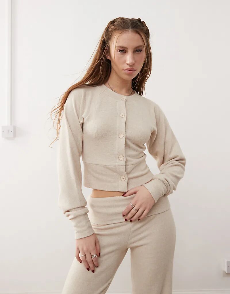 COLLUSION Теплый кардиган на пуговицах цвета овсянки (часть комплекта)
COLLUSION Теплый кардиган на пуговицах цвета овсянки (часть комплекта)