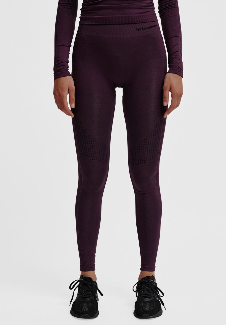 Леггинсы Hummel SHAPING SEAMLESS, Plum Perfect/Purple
Леггинсы Hummel SHAPING SEAMLESS, Plum Perfect/Purple