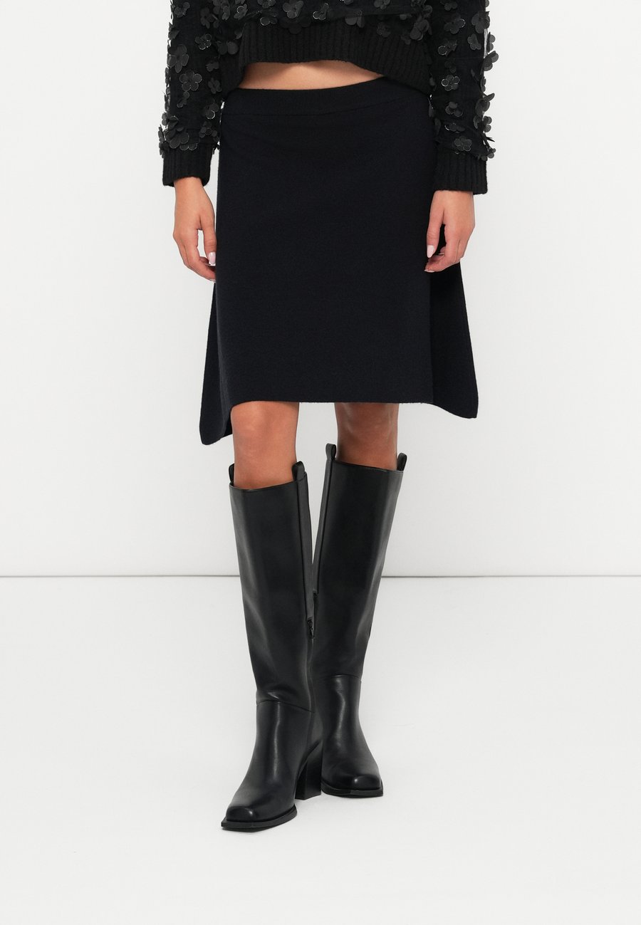 Юбка VILA VIAMARIA SHORT SKIRT, Black
Юбка VILA VIAMARIA SHORT SKIRT, Black