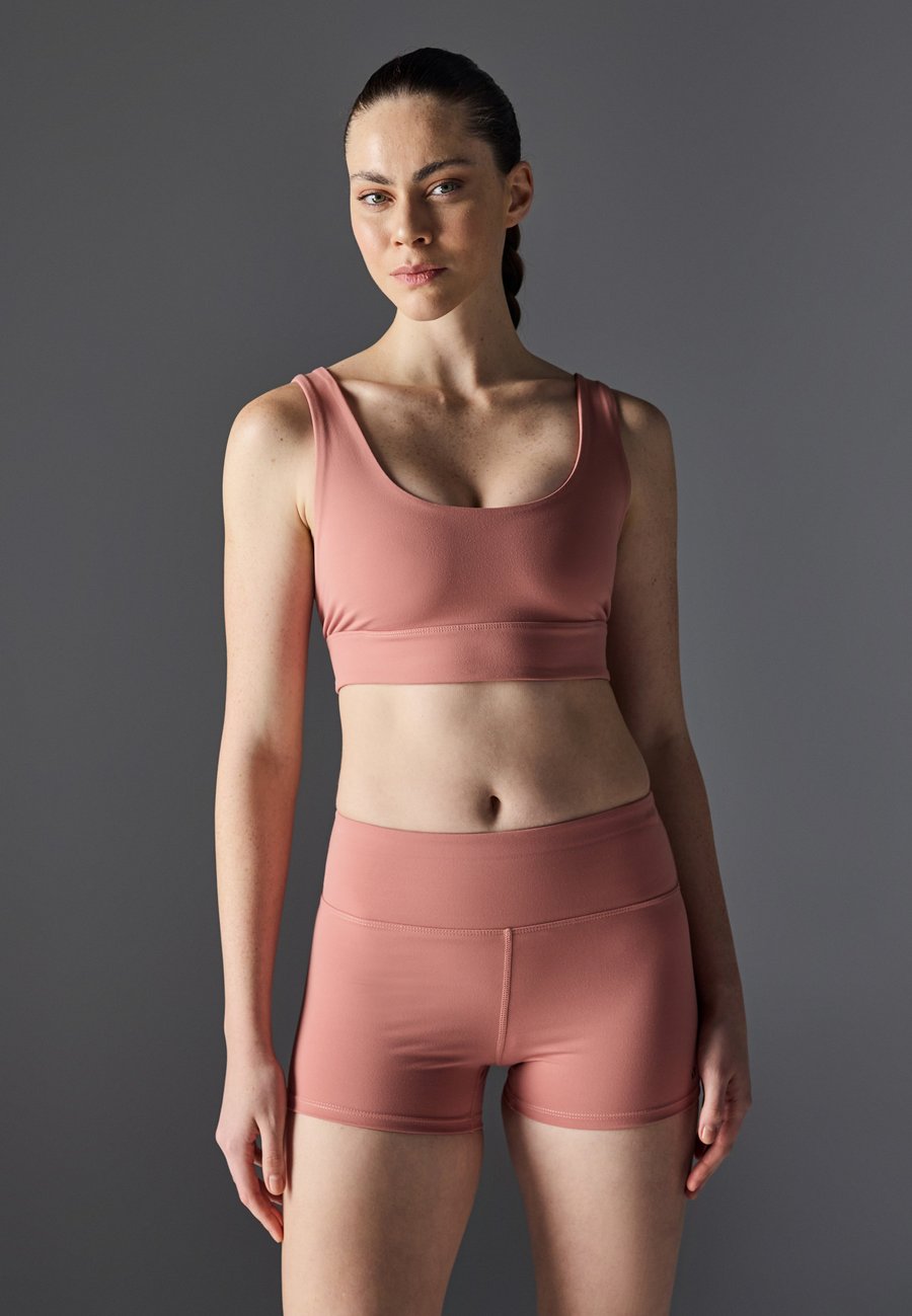 Бюстгальтер Even&Odd active MEDIUM SUPPORT SPORTS BRA, Pink/Light Pink
Бюстгальтер Even&Odd active MEDIUM SUPPORT SPORTS BRA, Pink/Light Pink
