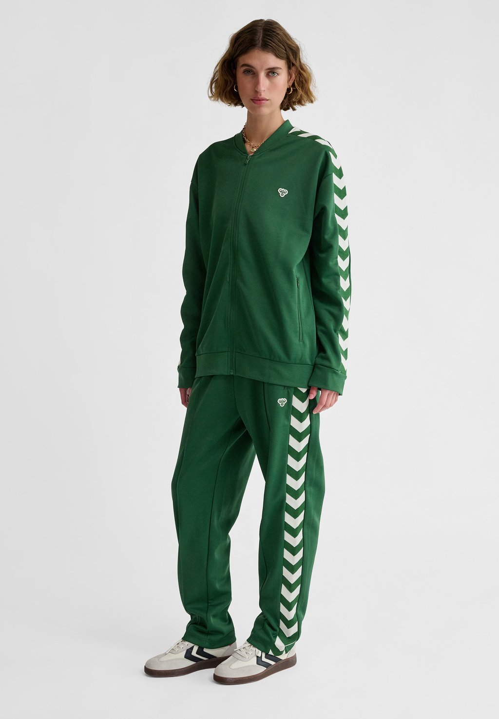 Толстовка на молнии ARCHIVE REGULAR Hummel, зеленый
Толстовка на молнии ARCHIVE REGULAR Hummel, зеленый