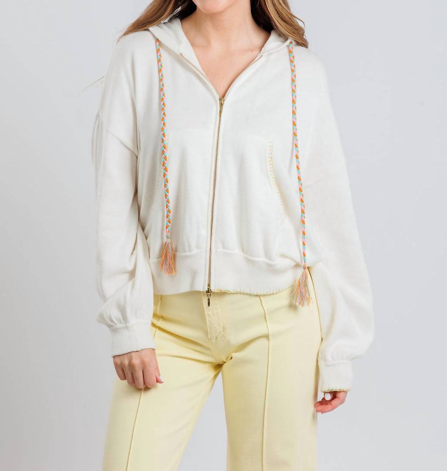 Дебби худи с радужным принтом в цвете ледяная вода Whisper, Ice Water
Дебби худи с радужным принтом в цвете ледяная вода Whisper, Ice Water