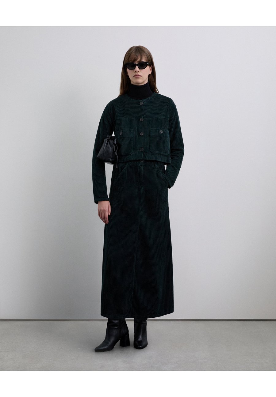 Юбка Scalpers CORBUTS, Dark Green
Юбка Scalpers CORBUTS, Dark Green