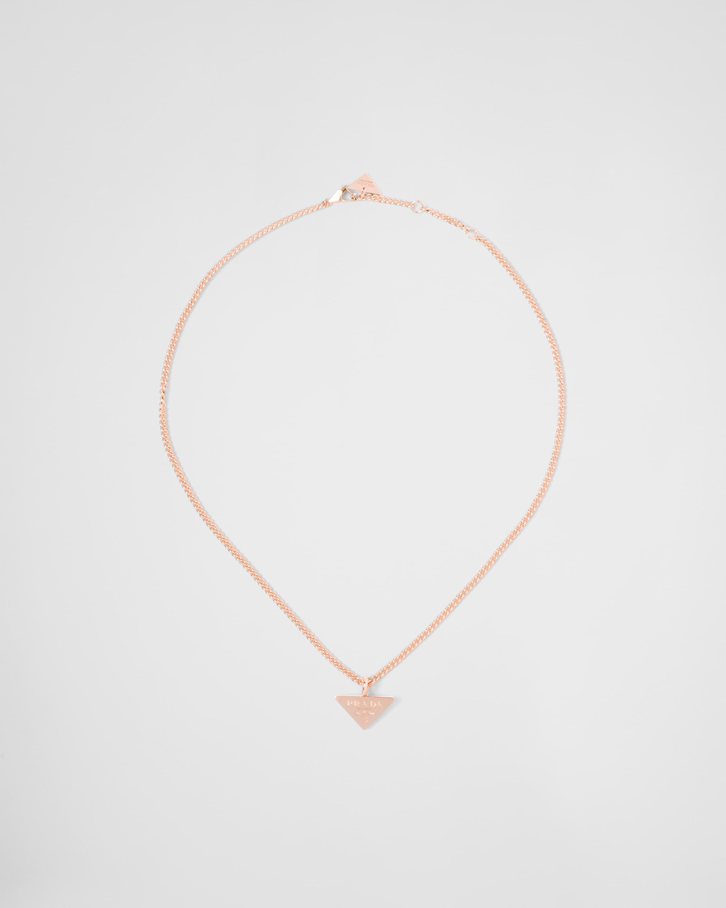 Prada Кулон-ожерелье Eternal Gold из розового золота
Prada Кулон-ожерелье Eternal Gold из розового золота