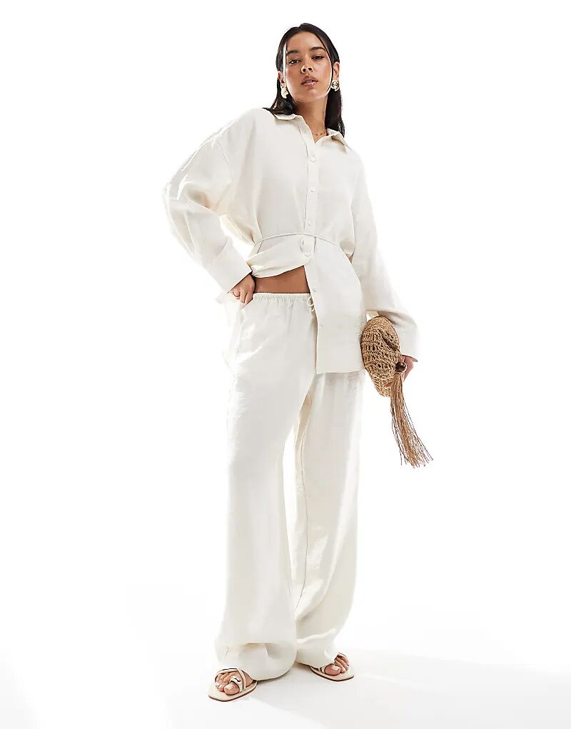 Широкие брюки из модала с завязкой на талии ASOS DESIGN цвета пахты
Широкие брюки из модала с завязкой на талии ASOS DESIGN цвета пахты