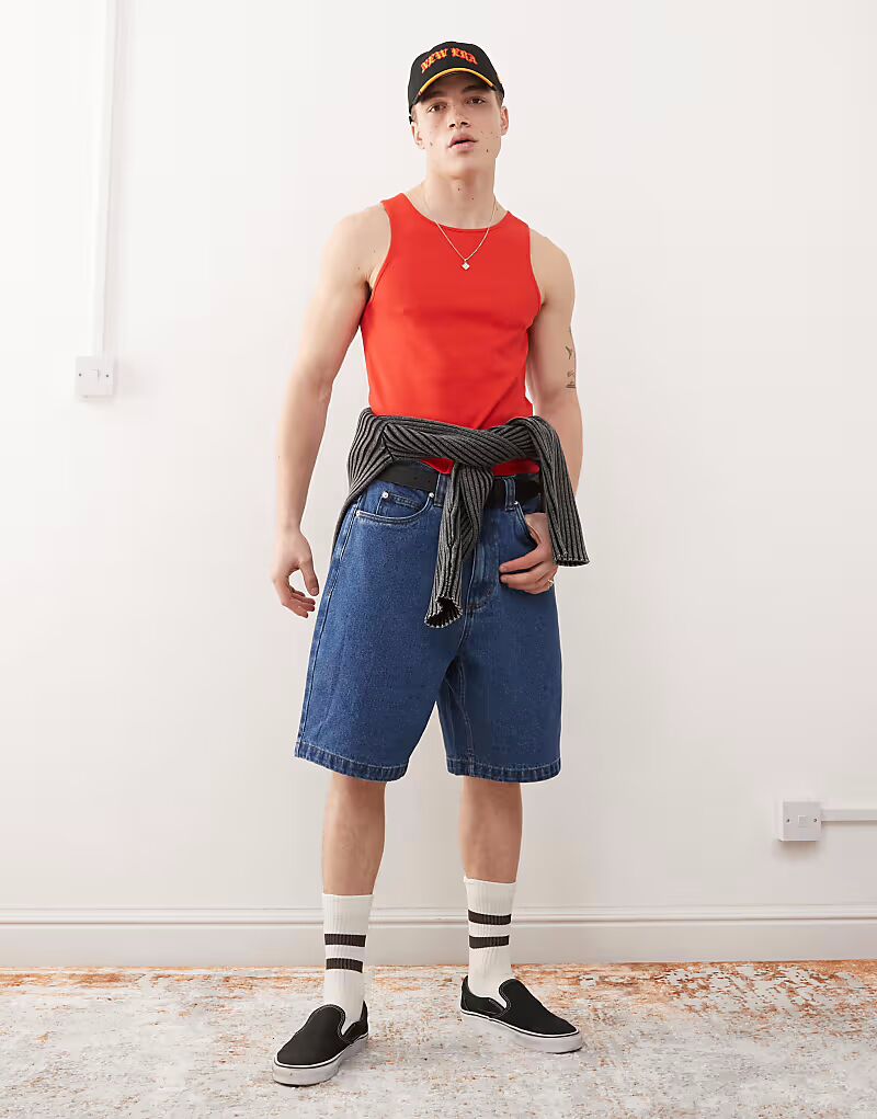 Санта-Крус - Широкие джинсовые шорты темно-синего цвета Santa Cruz
Санта-Крус - Широкие джинсовые шорты темно-синего цвета Santa Cruz