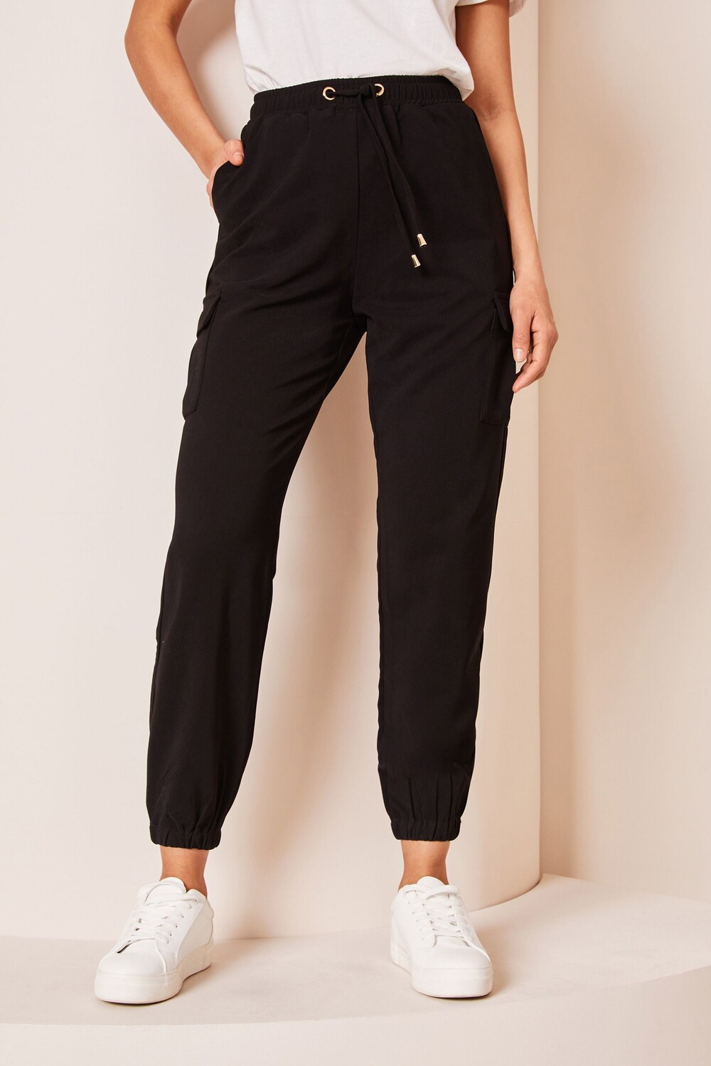 Джоггеры с манжетами и отделкой кантом Lipsy, черный
Джоггеры с манжетами и отделкой кантом Lipsy, черный