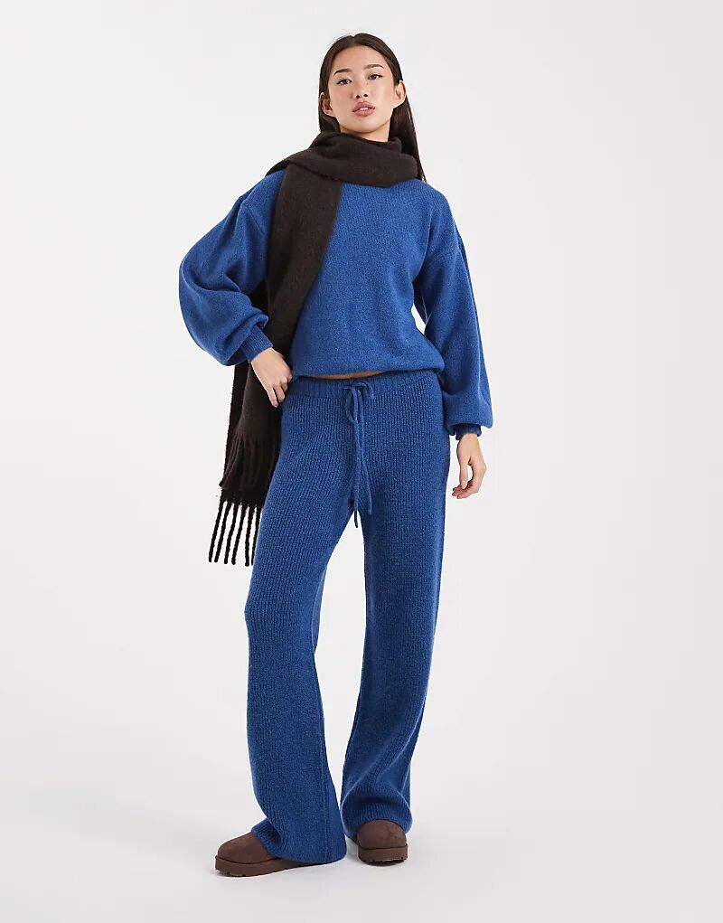 Широкие трикотажные брюки ASOS DESIGN в рубчик темно-синего цвета
Широкие трикотажные брюки ASOS DESIGN в рубчик темно-синего цвета