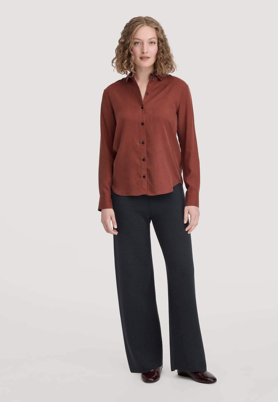 Брюки Hessnatur Trousers, Schwarz/Black
Брюки Hessnatur Trousers, Schwarz/Black