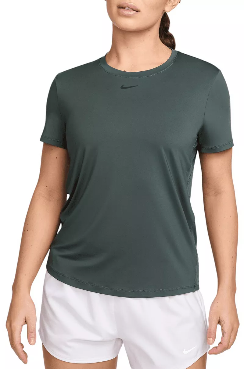Женская футболка с короткими рукавами Nike One Classic Dri-FIT, цвет Vintage Green
Женская футболка с короткими рукавами Nike One Classic Dri-FIT, цвет Vintage Green