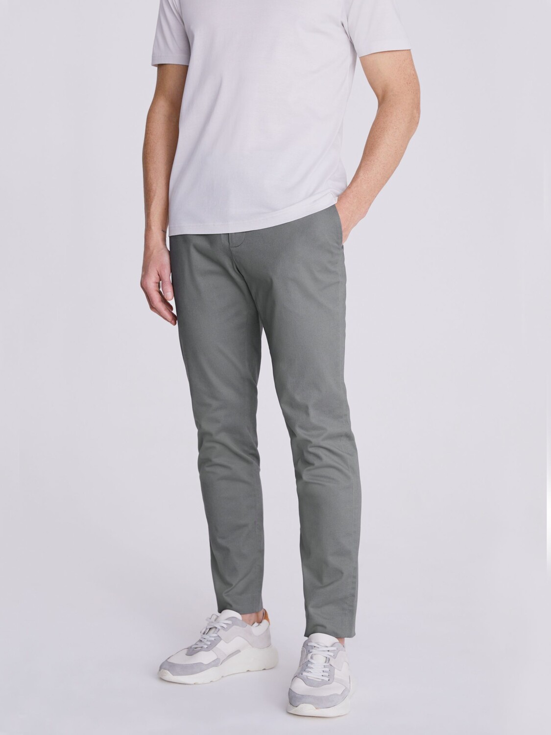 Узкие брюки чинос Moss, серые
Узкие брюки чинос Moss, серые