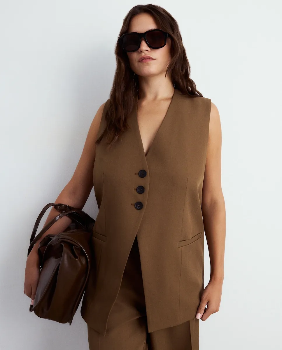 Жилет для костюма женский однотонный Couchel, песочный
Жилет для костюма женский однотонный Couchel, песочный