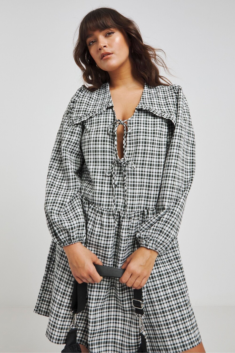 Платье халат с клетчатым воротником Simply Be, черный
Платье халат с клетчатым воротником Simply Be, черный