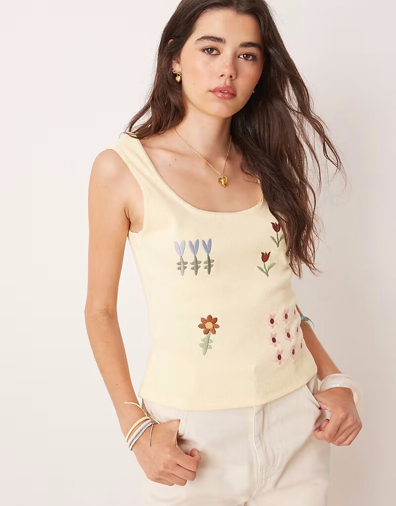 Топ с вышитым цветочным принтом Asos Design, светло-кремовый
Топ с вышитым цветочным принтом Asos Design, светло-кремовый