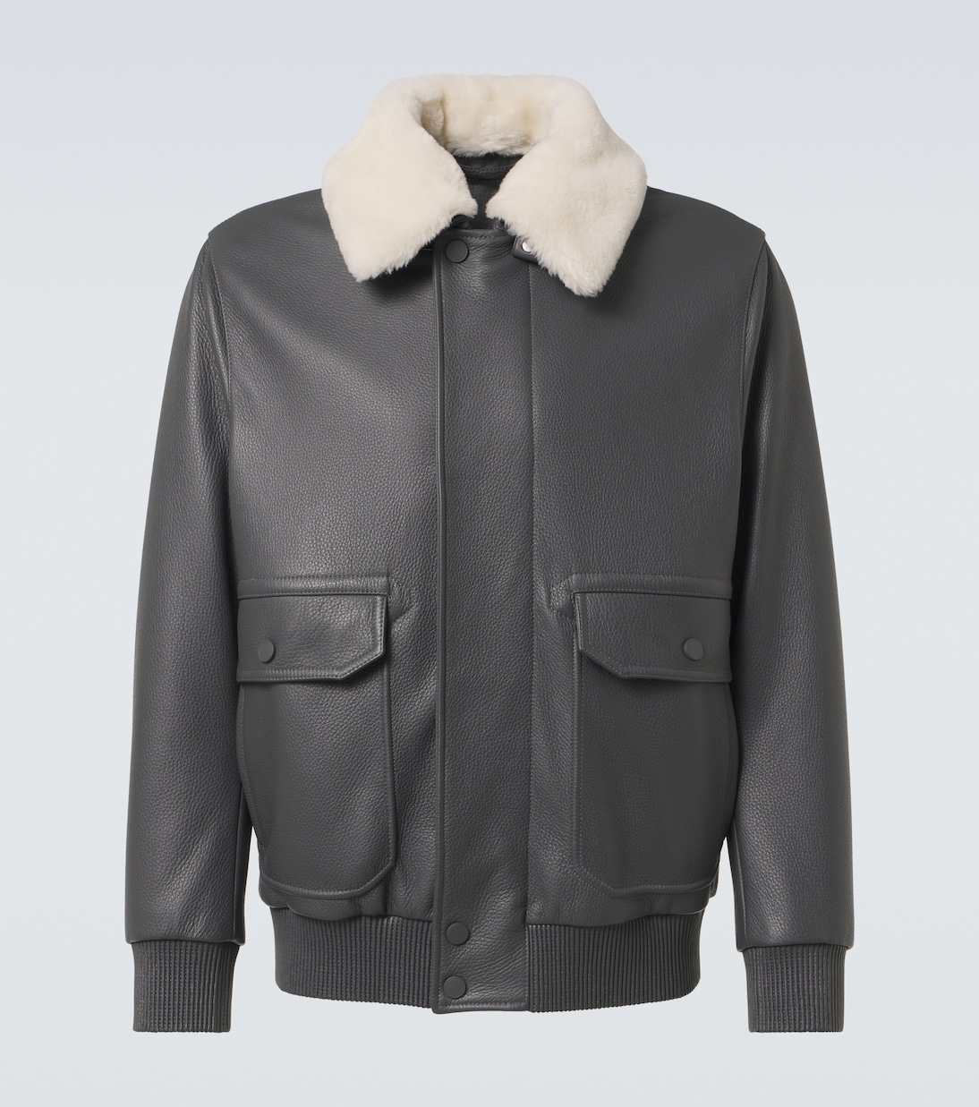 Кожаная куртка-бомбер с отделкой из овчины Brioni, Fumo
Кожаная куртка-бомбер с отделкой из овчины Brioni, Fumo