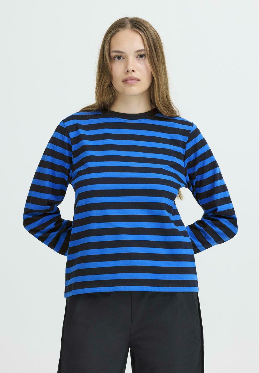 Топ PULZ Long sleeved top, Navy Bright Blue Striped/Blue
Топ PULZ Long sleeved top, Navy Bright Blue Striped/Blue
