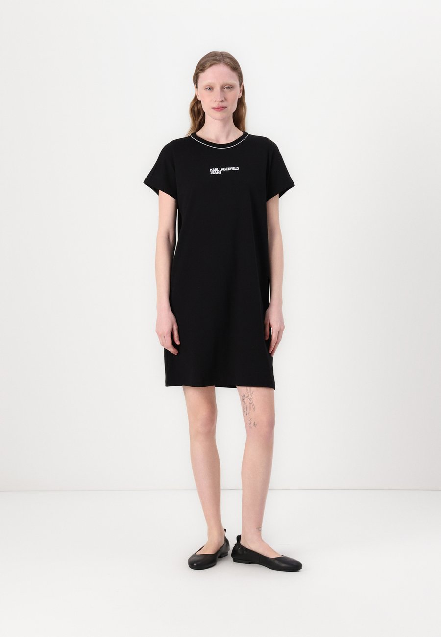 Платье Karl Lagerfeld Jeans DRAPEY TEE DRESS, Black
Платье Karl Lagerfeld Jeans DRAPEY TEE DRESS, Black