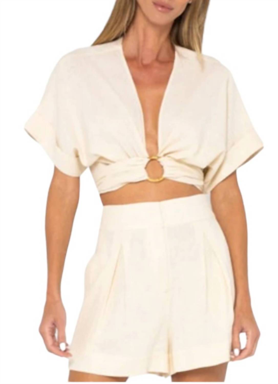 Топ Clara с V-образным вырезом в цвете ваниль JBQ, Vanilla
Топ Clara с V-образным вырезом в цвете ваниль JBQ, Vanilla