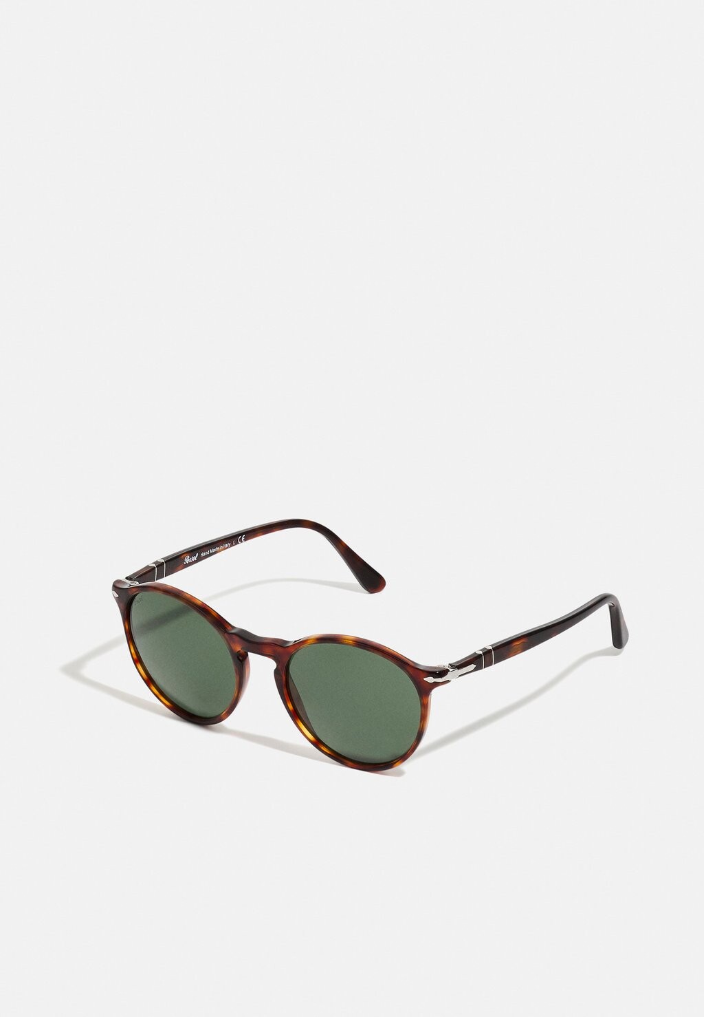 Солнцезащитные очки Persol
Солнцезащитные очки Persol