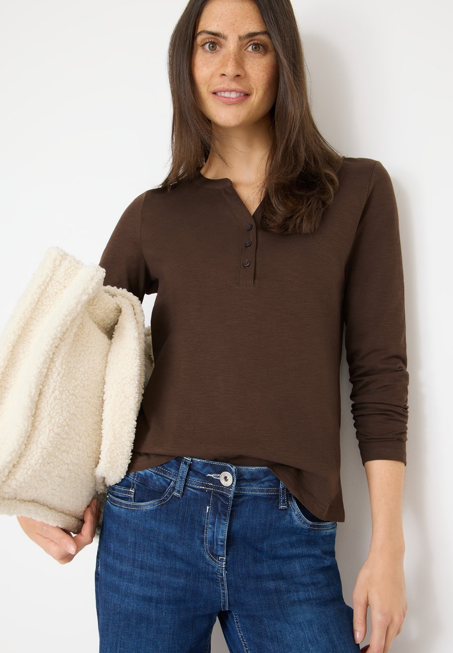 Топ Cecil Long sleeved top, Braun/Dark Brown
Топ Cecil Long sleeved top, Braun/Dark Brown