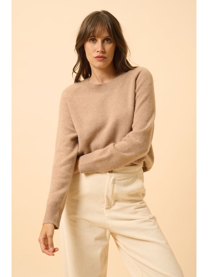 Just Cashmere Кашемировый свитер "Kona" верблюжьего цвета
Just Cashmere Кашемировый свитер "Kona" верблюжьего цвета