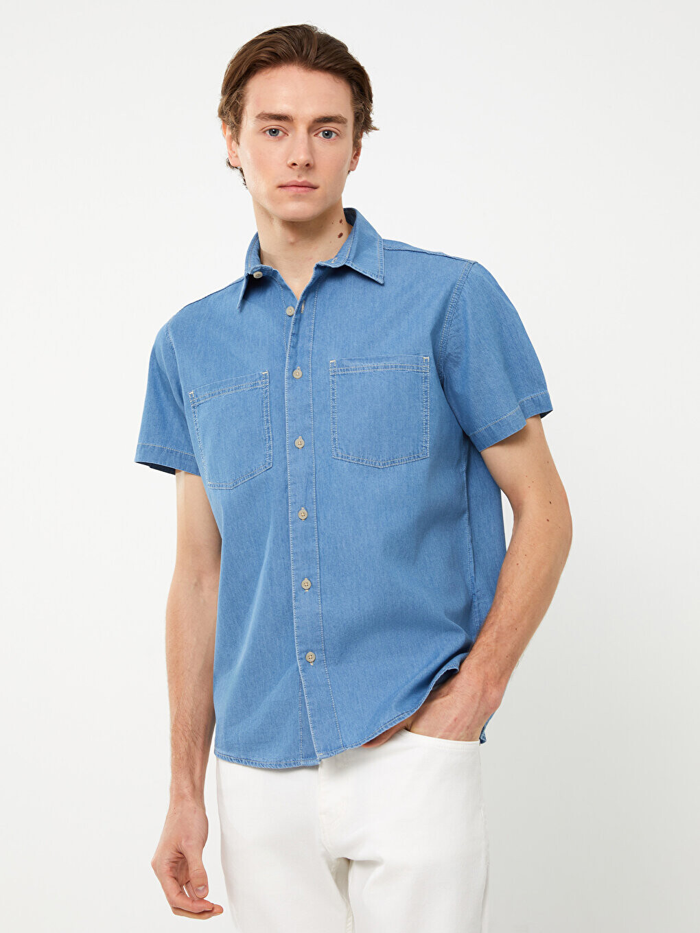 Удобная мужская джинсовая рубашка с коротким рукавом LCW Jeans, среднее индиго родео
Удобная мужская джинсовая рубашка с коротким рукавом LCW Jeans, среднее индиго родео