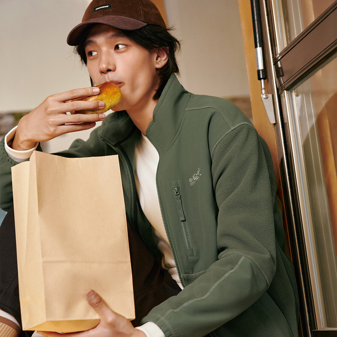 Куртка мужская хаки Skechers
Куртка мужская хаки Skechers