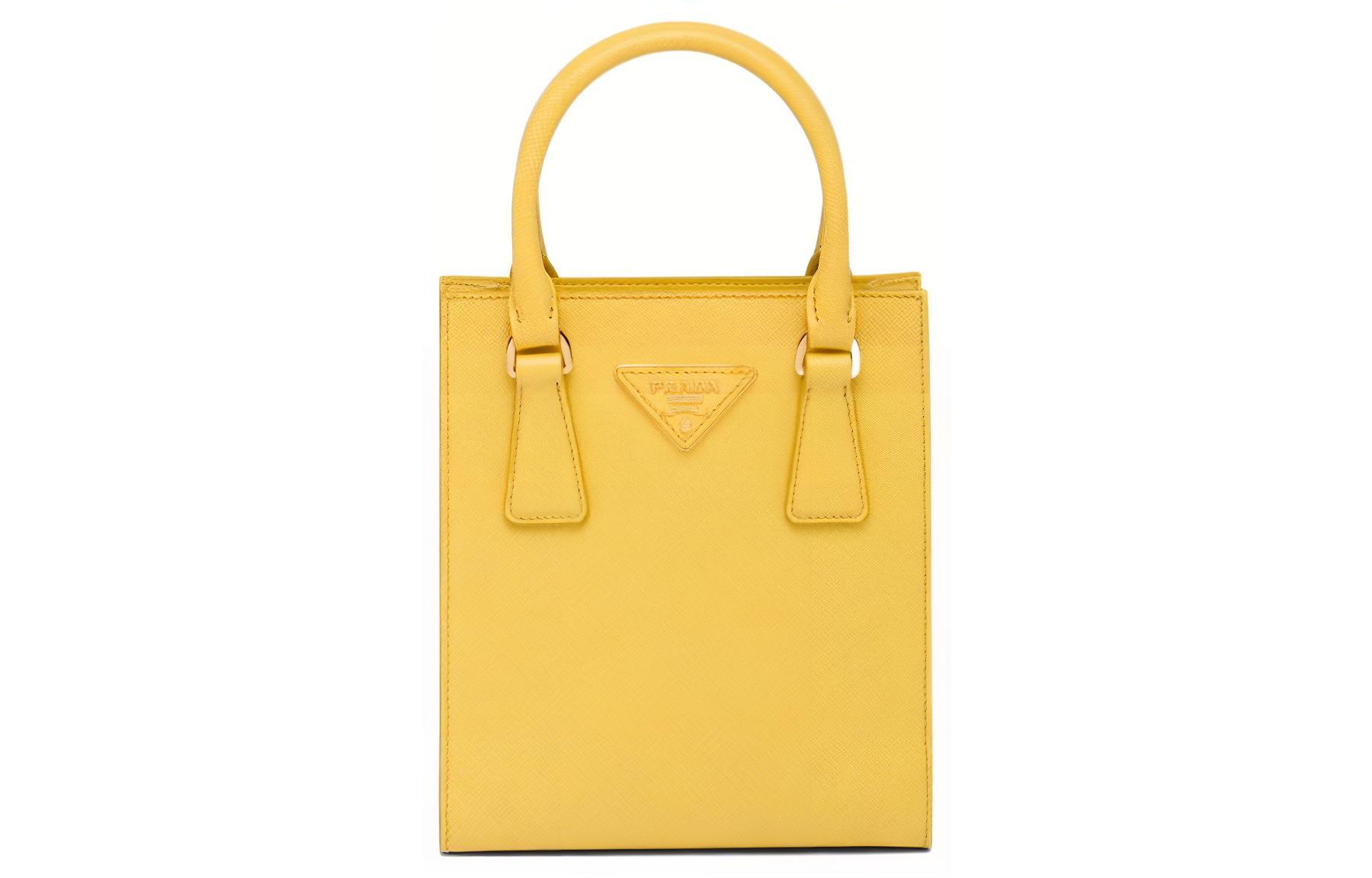 Жёлтая женская сумка-кроссбод из сафьяновой кожи через плечо PRADA 
Жёлтая женская сумка-кроссбод из сафьяновой кожи через плечо PRADA