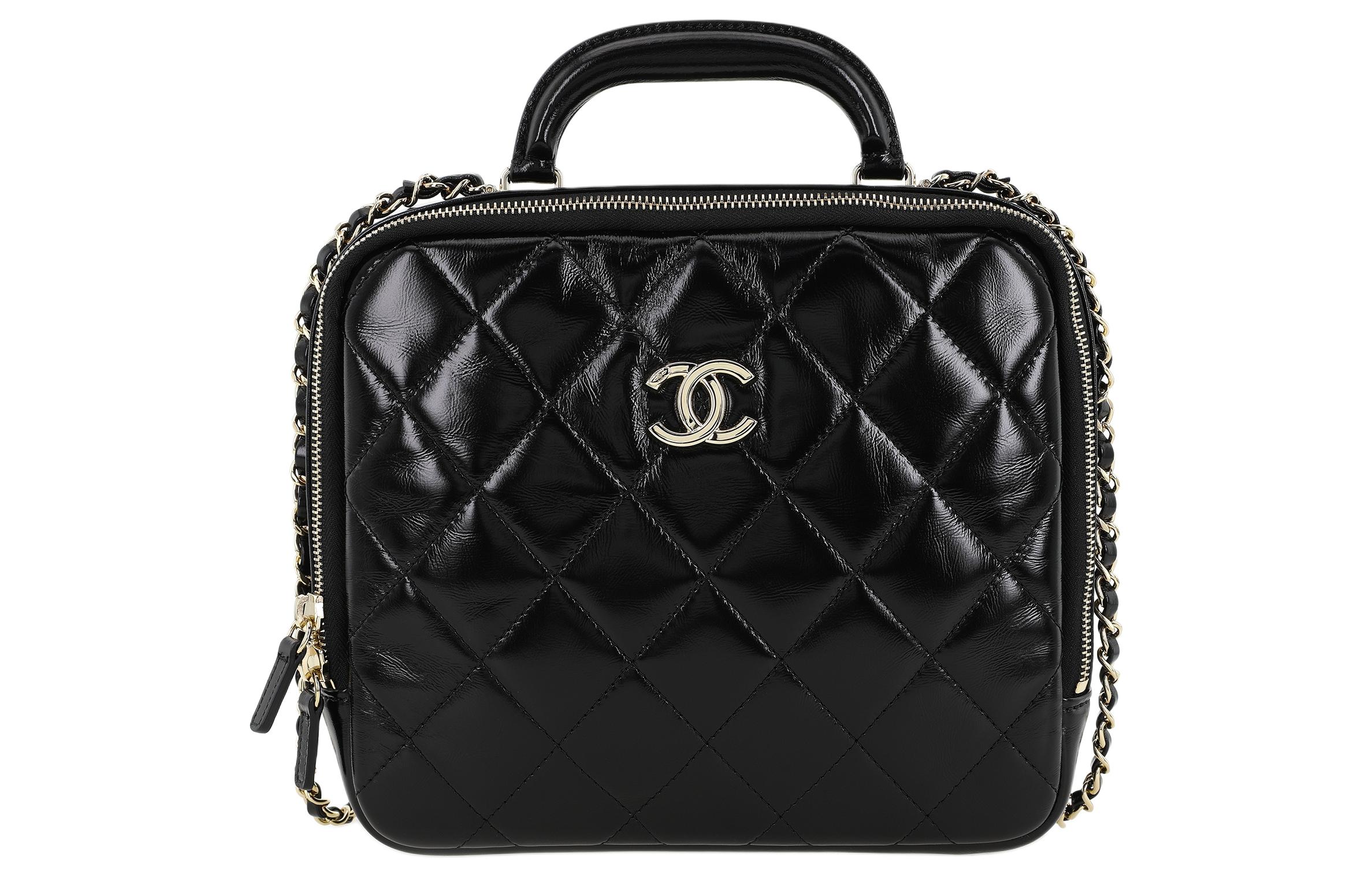 CHANEL Сумка через плечо из овчины черная женская
CHANEL Сумка через плечо из овчины черная женская