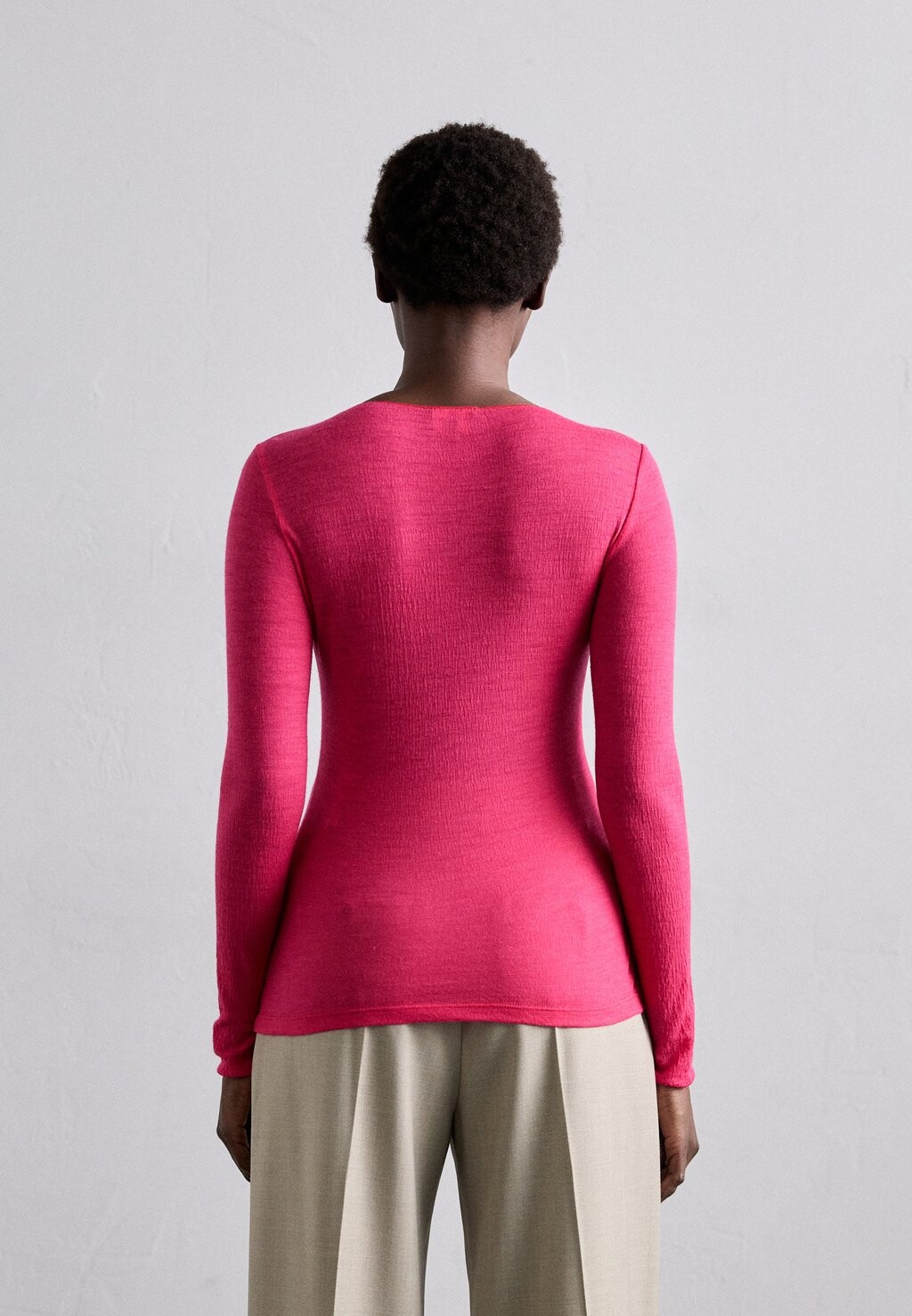 Джемпер Emporio Armani, розовый
Джемпер Emporio Armani, розовый