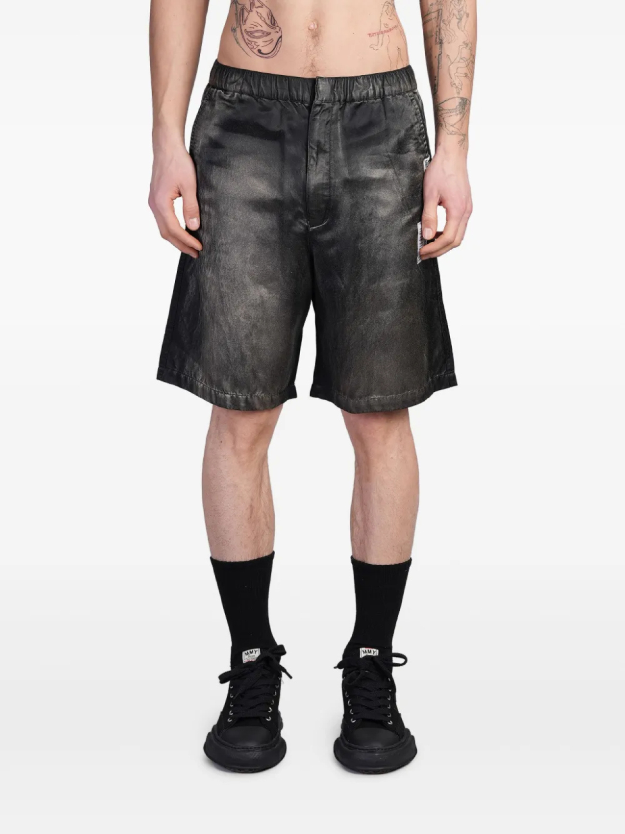 Шорты с эффектом потертости от Maison MIHARA YASUHIRO, черный
Шорты с эффектом потертости от Maison MIHARA YASUHIRO, черный