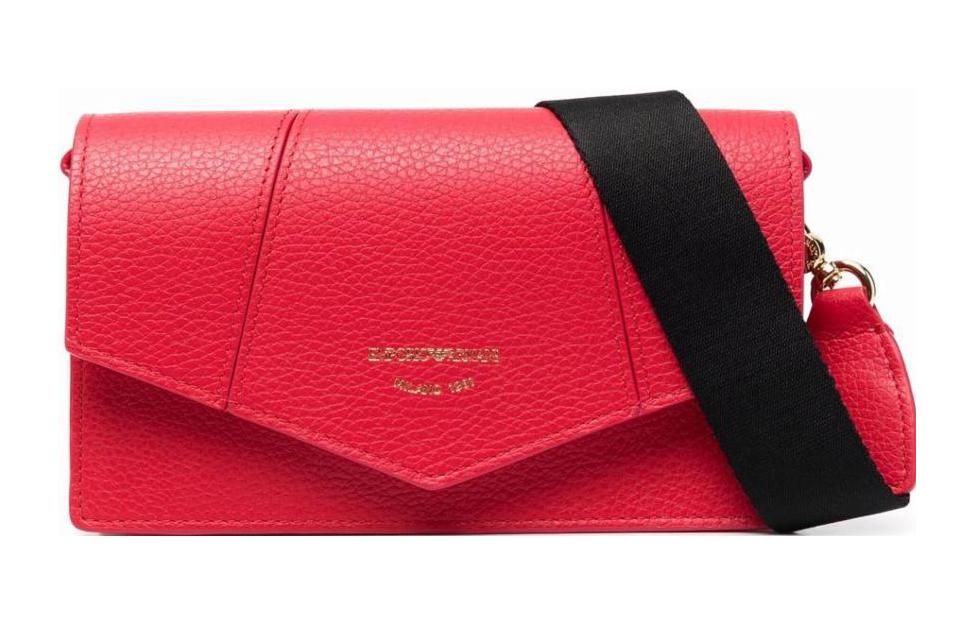 EMPORIO ARMANI Женская сумка через плечо из коровьей кожи красная
EMPORIO ARMANI Женская сумка через плечо из коровьей кожи красная