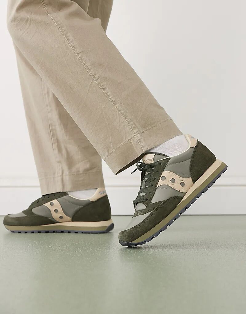 Кроссовки Saucony Jazz Original зеленого и песочного цветов
Кроссовки Saucony Jazz Original зеленого и песочного цветов