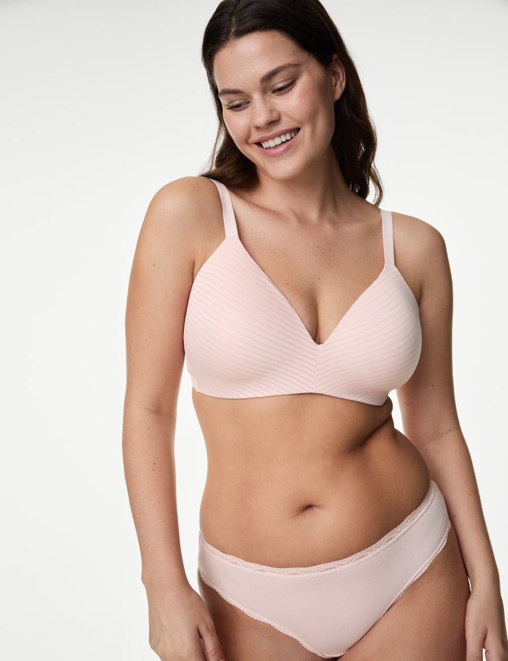 Бюстгальтер-футболка Shape Define без косточек с полной чашкой AE Body by Marks & Spencer, цвет Soft pink
Бюстгальтер-футболка Shape Define без косточек с полной чашкой AE Body by Marks & Spencer, цвет Soft pink