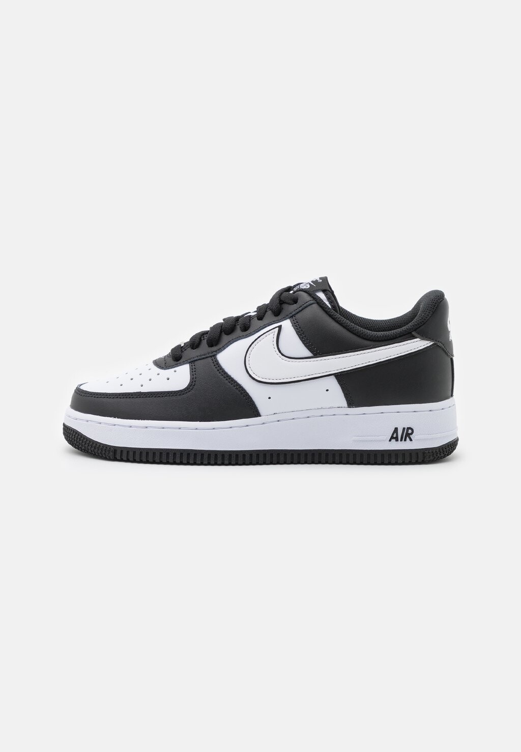 Низкие кроссовки AIR FORCE 1 07 Nike, черный/белый
Низкие кроссовки AIR FORCE 1 07 Nike, черный/белый