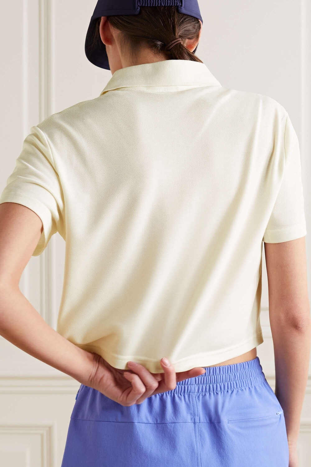 OUTDOOR VOICES Укороченная рубашка-поло DriRelease из эластичного переработанного пике с птичкой, бежевый
OUTDOOR VOICES Укороченная рубашка-поло DriRelease из эластичного переработанного пике с птичкой, бежевый