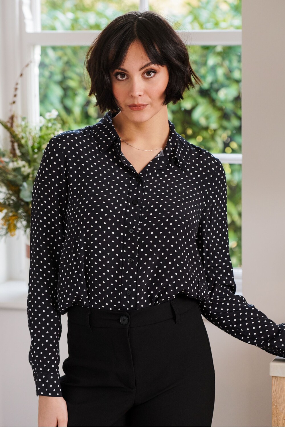 Приталенная рубашка келли из вискозной ткани Pour Moi, черный
Приталенная рубашка келли из вискозной ткани Pour Moi, черный